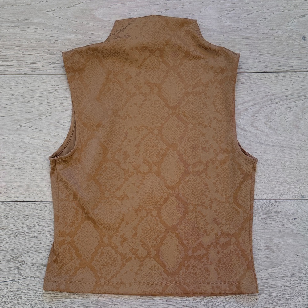 Express Body Contour Snakeskin Jacquard Mock Neck Top in Pecan Size Small - Picture 2 of 11